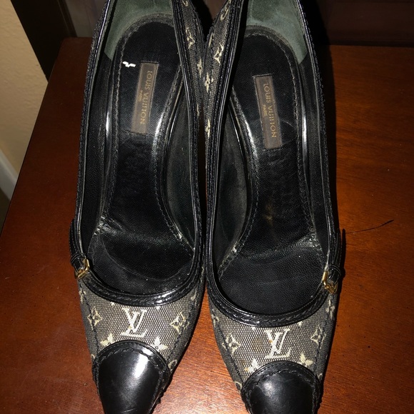 Louis Vuitton heels - Picture 2 of 7